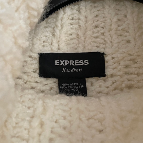 Express Ivory Chunky Hand Made Knit Pullover in size S - Picture 2 of 5